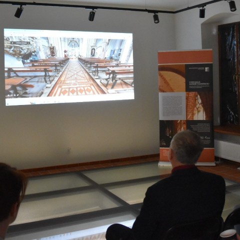 Powiększ obraz: Spacer wirtualny po katedrze kamieńskiej