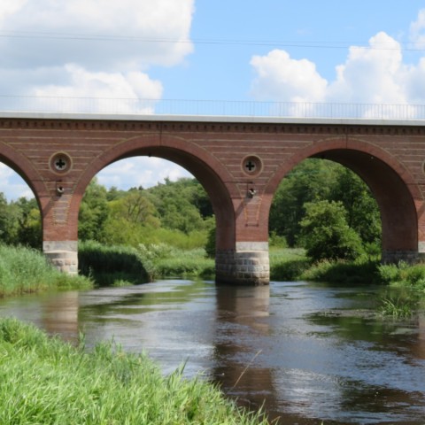 Powiększ obraz: Most kolejowy w Karlinie